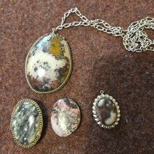 Agate Stones And Pendant Lot Of 4